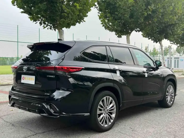 Toyota Highlander 2022 Model Hybrid 2.5L 4WD Premium Edition 7 seat – фото 5