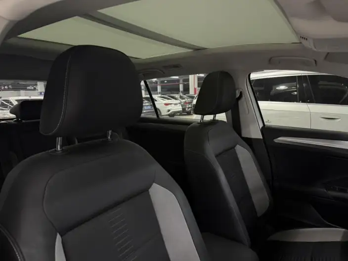 Volkswagen T-Roc 2022 Model 280TSI DSG 2WD Elite PLUS – фото 8
