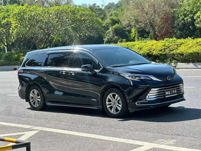 Toyota Sienna 2023 Model Hybrid 2.5L Comfort Edition – фото 3