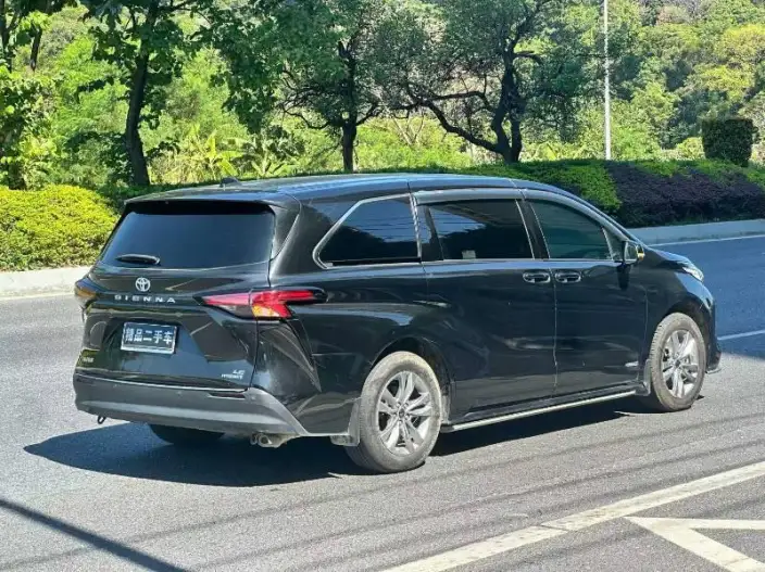 Toyota Sienna 2023 Model Hybrid 2.5L Comfort Edition – фото 6