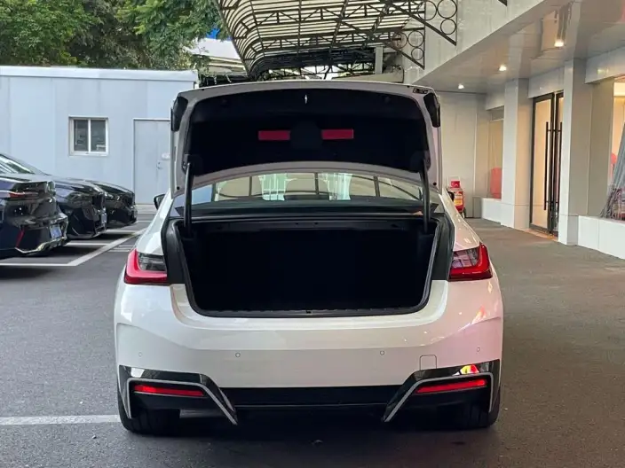 BMW i3 2023 Model eDrive35L – фото 6