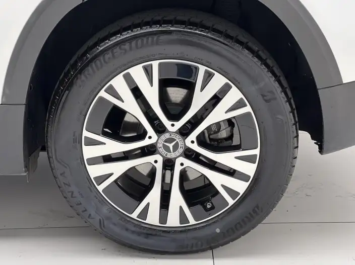 Mercedes-Benz GLB 2025 Model GLB 220 Dynamic Model – фото 9