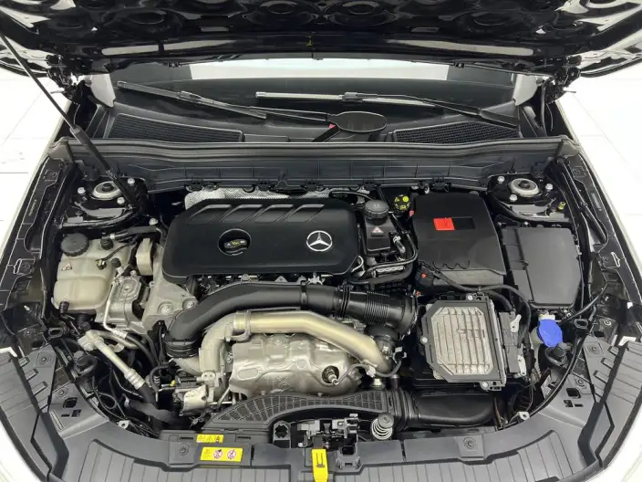 Mercedes-Benz GLB 2025 Model GLB 220 Dynamic Model – фото 10