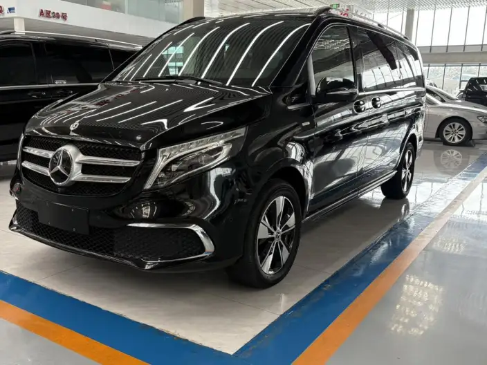 Mercedes-Benz V-Class 2022 Model V 260 Premium Edition – фото 1