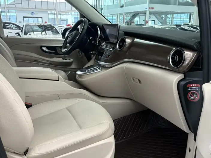 Mercedes-Benz V-Class 2022 Model V 260 Premium Edition – фото 8