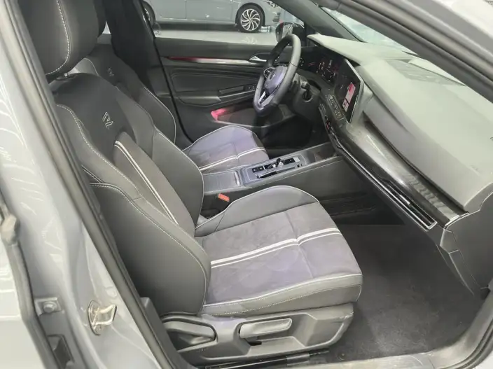 Volkswagen Golf 2023 Model 280TSI DSG R-Line Lite – фото 9