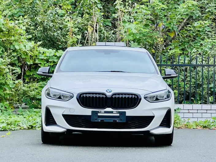 BMW 1 Series 2023 Model 125i M Sports Night Edition – фото 2