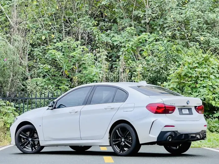 BMW 1 Series 2023 Model 125i M Sports Night Edition – фото 5
