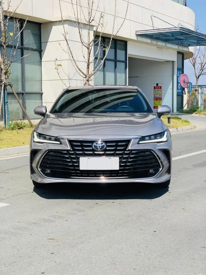 Toyota Avalon 2023 Model 2.0L CVT Deluxe Edition – фото 2