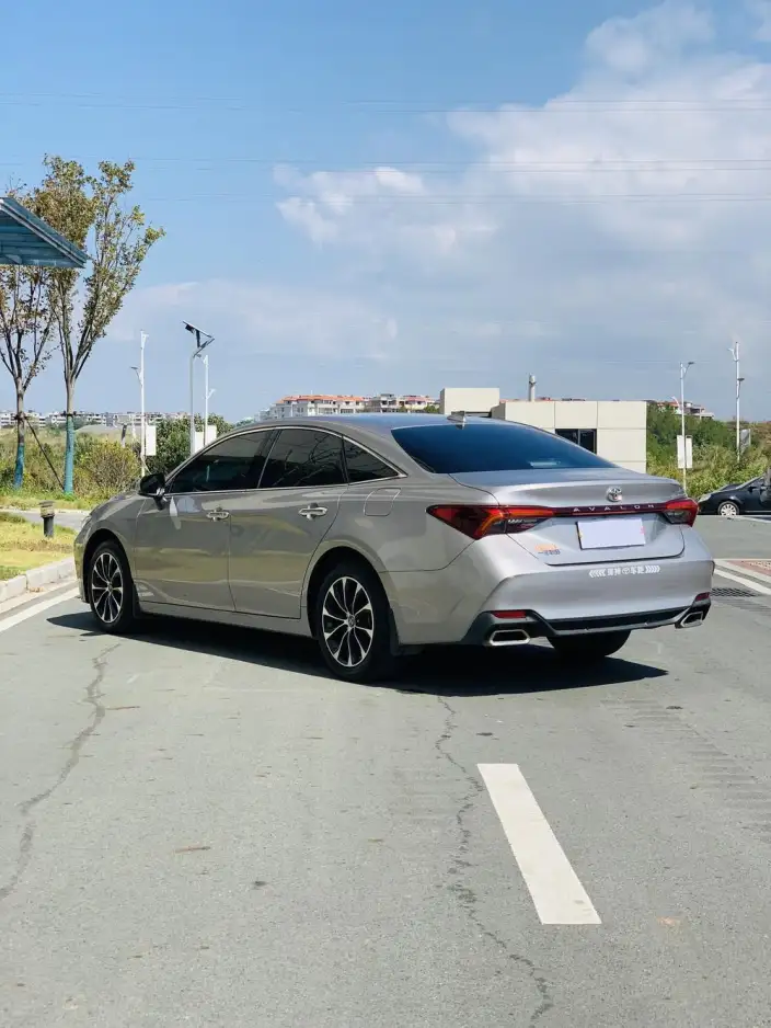 Toyota Avalon 2023 Model 2.0L CVT Deluxe Edition – фото 4