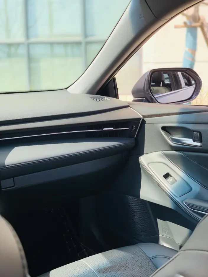 Toyota Avalon 2023 Model 2.0L CVT Deluxe Edition – фото 9