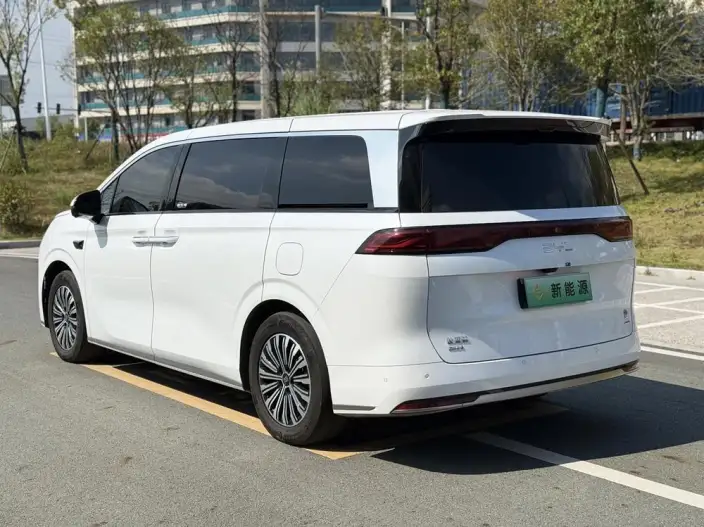 Xia 2025 Model DM-i 180KM Excellence Model – фото 4