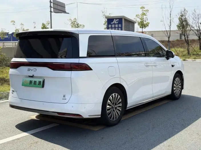 Xia 2025 Model DM-i 180KM Excellence Model – фото 6