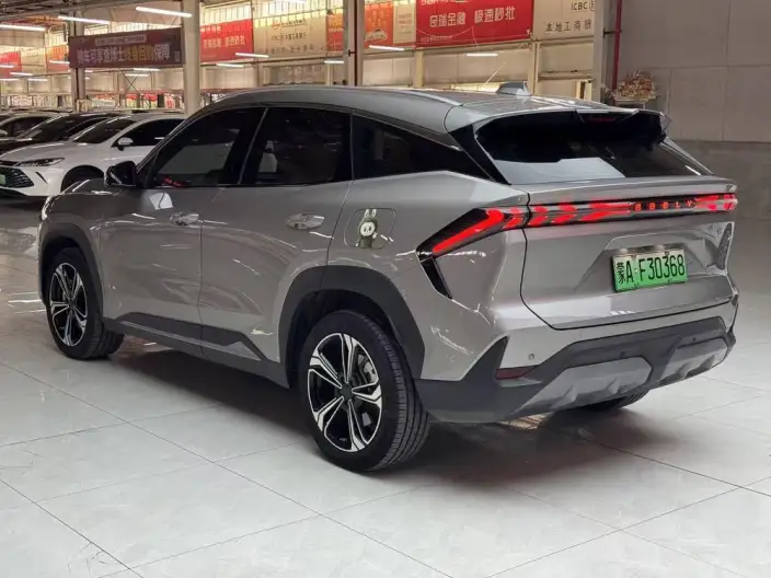 Geely Galaxy L7 2023 Model 1.5T DHT 115km Asian Games Phantom Edition