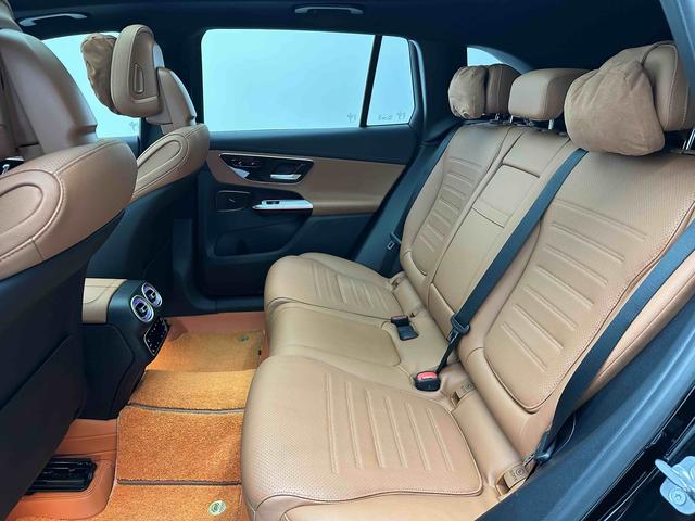 Mercedes-Benz GLC 2023 Modi f ied GLC 260 L 4MATIC Dynamic 5-Seater – фото 19