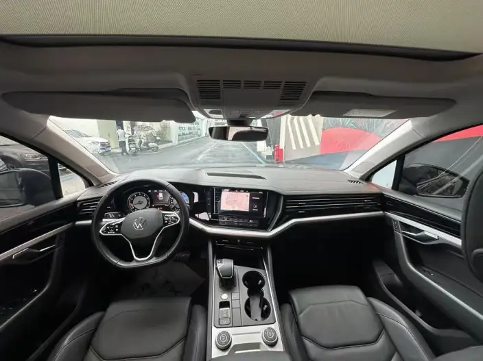 Volkswagen Touareg 2022 Model 2.0TSI Pilot Special Edition – фото 6