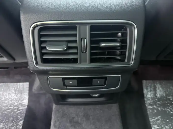 Audi Q5L 2022 Model Facelift 40T Luxury Dynamic Model – фото 9