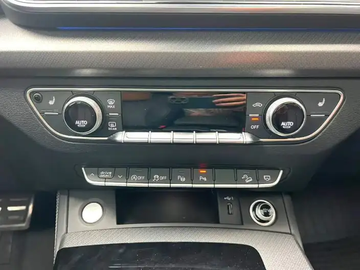 Audi Q5L 2024 Model 45TFSI Luxury Dynamic Model – фото 6