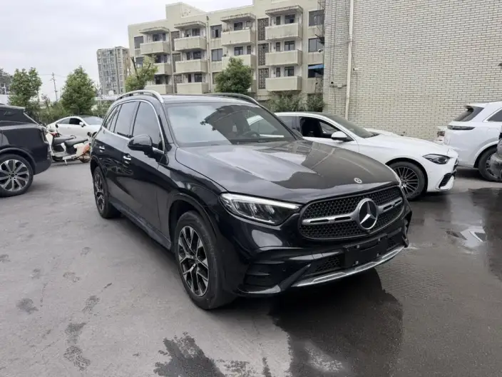 Mercedes-Benz GLC 2023 Model GLC 260 L 4MATIC Luxury Model 5 seat – фото 3