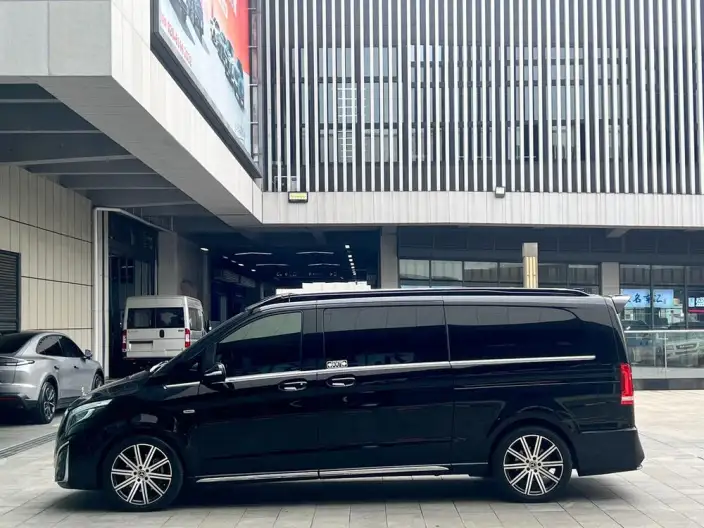 Mercedes-Benz V-Class 2022 Model V 260 L Long wheelbase Deluxe Edition – фото 4
