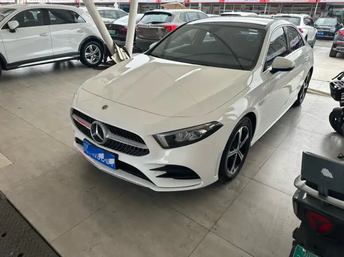 Mercedes-Benz A-class 2022 Model Facelift II A 200 L Sports sedan Fashion Edition – фото 1