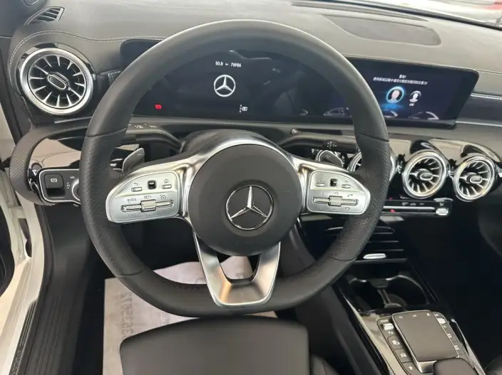 Mercedes-Benz A-class 2022 Model Facelift II A 200 L Sports sedan Fashion Edition – фото 10