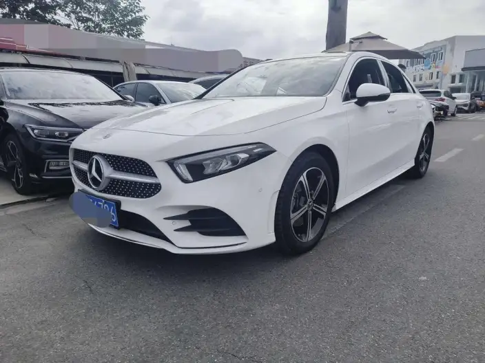 Mercedes-Benz A-class 2022 Model A 200 L Sports sedan Dynamic Edition – фото 1