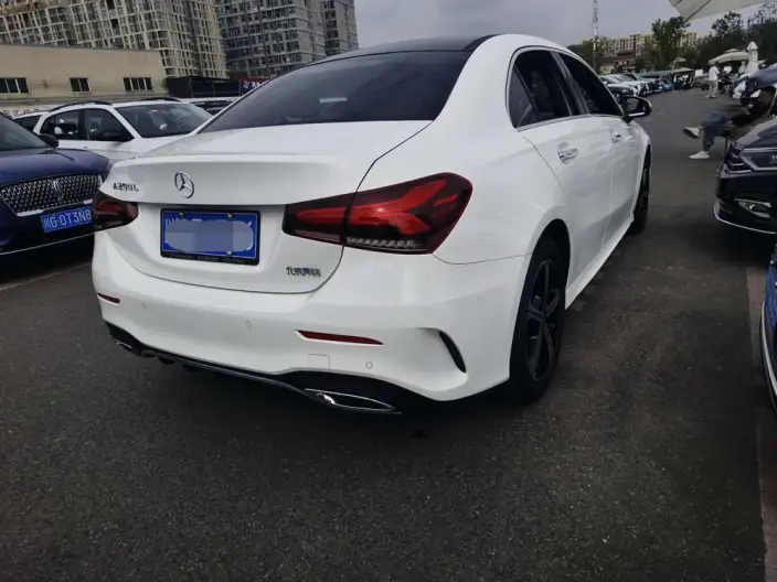 Mercedes-Benz A-class 2022 Model A 200 L Sports sedan Dynamic Edition – фото 6