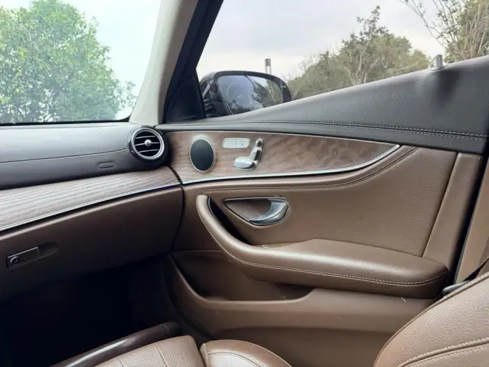 Mercedes-Benz E-Class PHEV 2022 Model Facelift E 350 e L sedan – фото 4