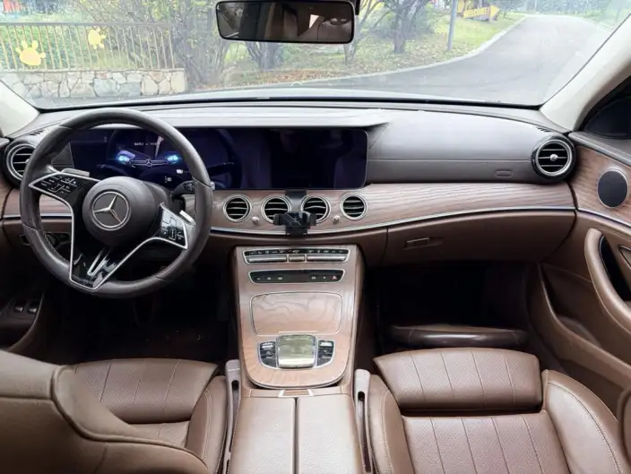 Mercedes-Benz E-Class PHEV 2022 Model Facelift E 350 e L sedan – фото 5