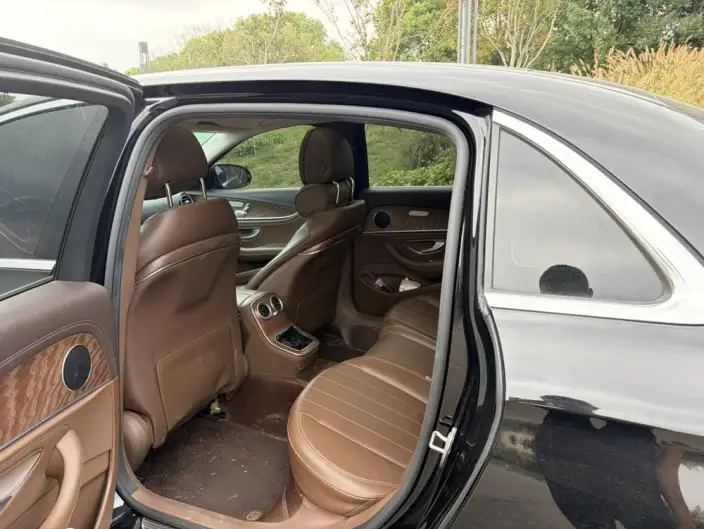 Mercedes-Benz E-Class PHEV 2022 Model Facelift E 350 e L sedan – фото 10