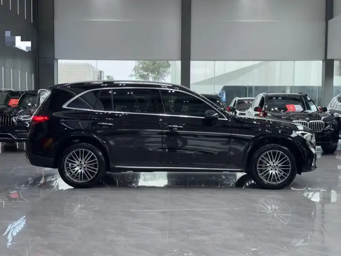 Mercedes-Benz GLC 2023 Model GLC 300 L 4MATIC Dynamic Model 5 seat – фото 5