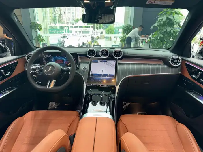 Mercedes-Benz GLC 2023 Model GLC 300 L 4MATIC Dynamic Model 5 seat – фото 6