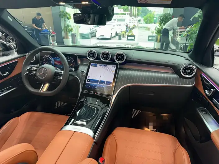 Mercedes-Benz GLC 2023 Model GLC 300 L 4MATIC Dynamic Model 5 seat – фото 7