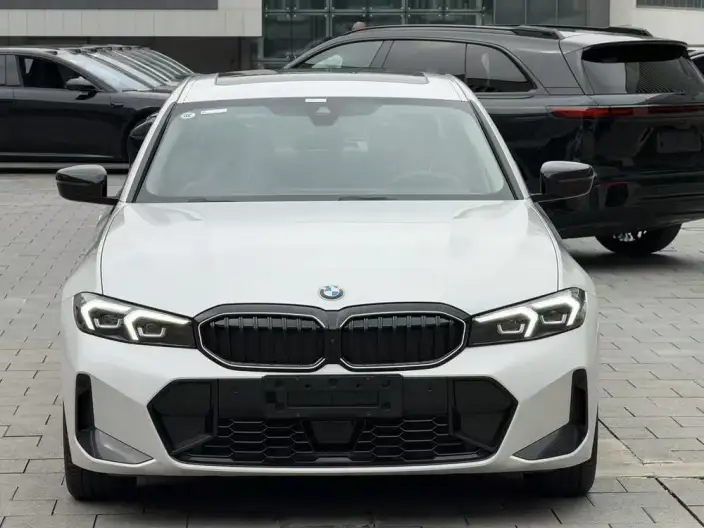 BMW 3 Series 2026 Model 330Li M Sports Night Set – фото 2