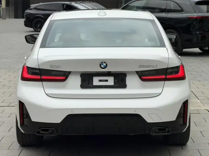 BMW 3 Series 2026 Model 330Li M Sports Night Set – фото 5