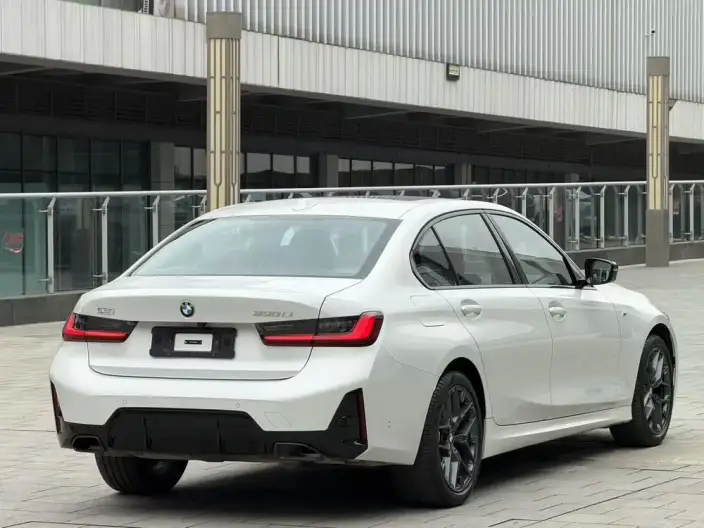 BMW 3 Series 2026 Model 330Li M Sports Night Set – фото 6