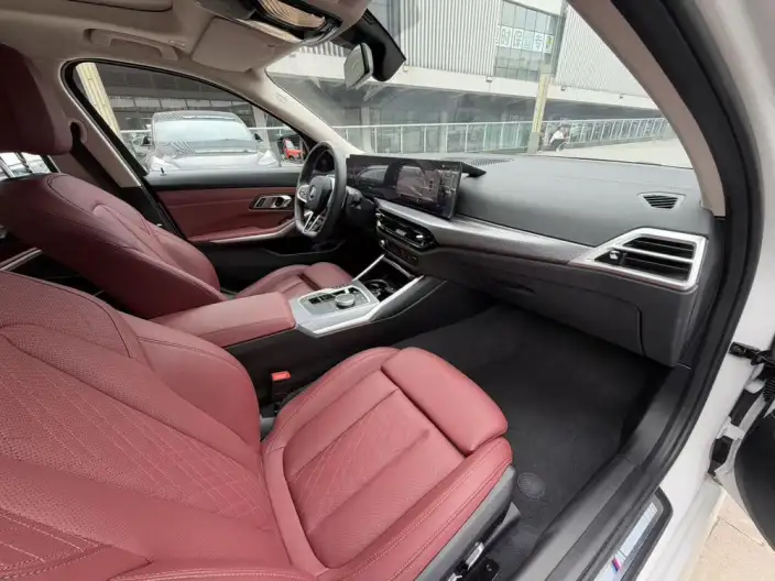BMW 3 Series 2026 Model 330Li M Sports Night Set – фото 9