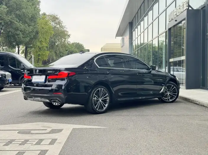 BMW 5 Series 2023 Model 530Li Leading Model M Sports Set – фото 6