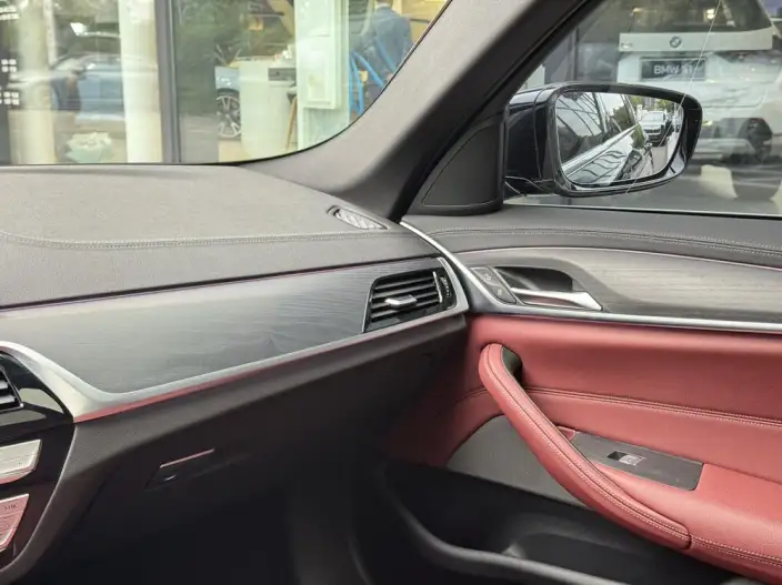 BMW 5 Series 2023 Model 530Li Leading Model M Sports Set – фото 7