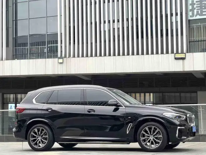 BMW X5 2022 Model xDrive 30Li Exclusive Model M Sports Set – фото 3