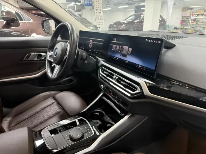 BMW 3 Series 2023 Model 320Li M Sports Set – фото 10