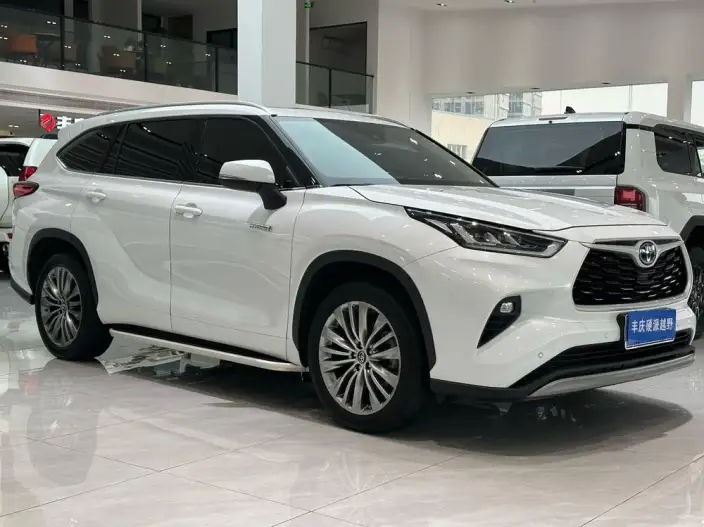 Toyota Highlander 2023 Model Hybrid 2.5L 4WD Premium Edition 7 seat – фото 3