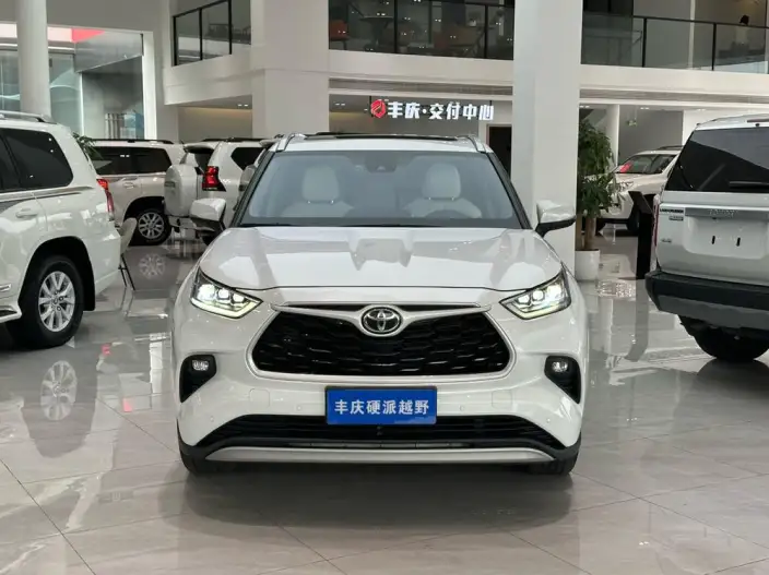 Toyota Highlander 2024 Model Hybrid 2.5L 4WD Premium Edition 7 seat – фото 2