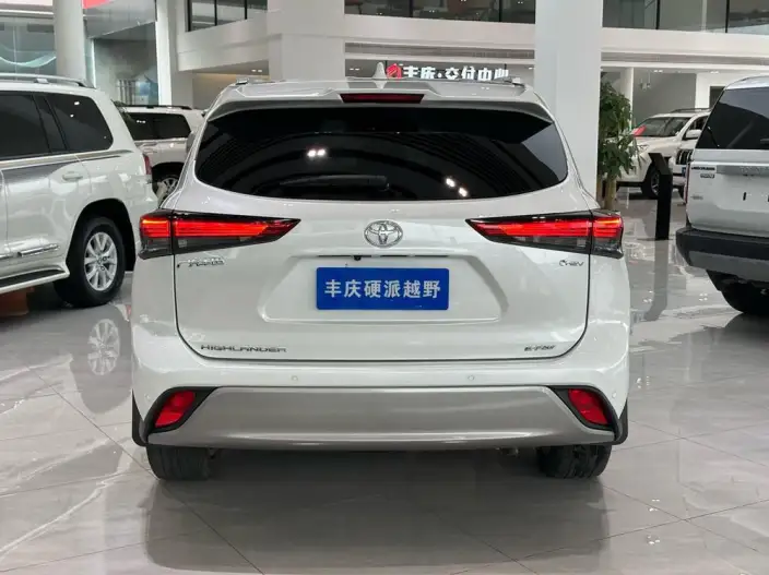 Toyota Highlander 2024 Model Hybrid 2.5L 4WD Premium Edition 7 seat – фото 5