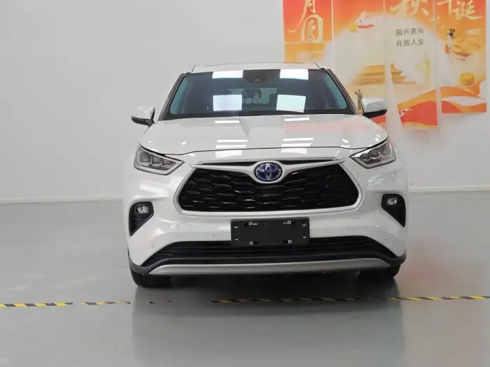 Toyota Highlander 2022 Model Hybrid 2.5L 4WD Premium Edition 7 seat – фото 2