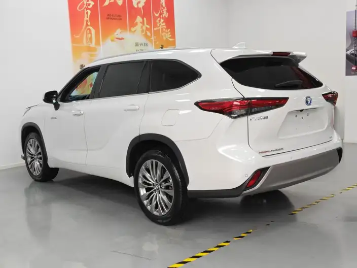 Toyota Highlander 2022 Model Hybrid 2.5L 4WD Premium Edition 7 seat – фото 5