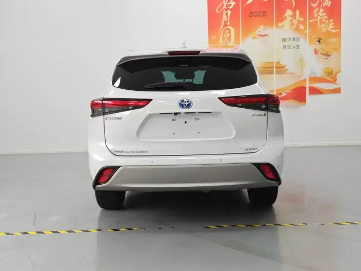 Toyota Highlander 2022 Model Hybrid 2.5L 4WD Premium Edition 7 seat – фото 6