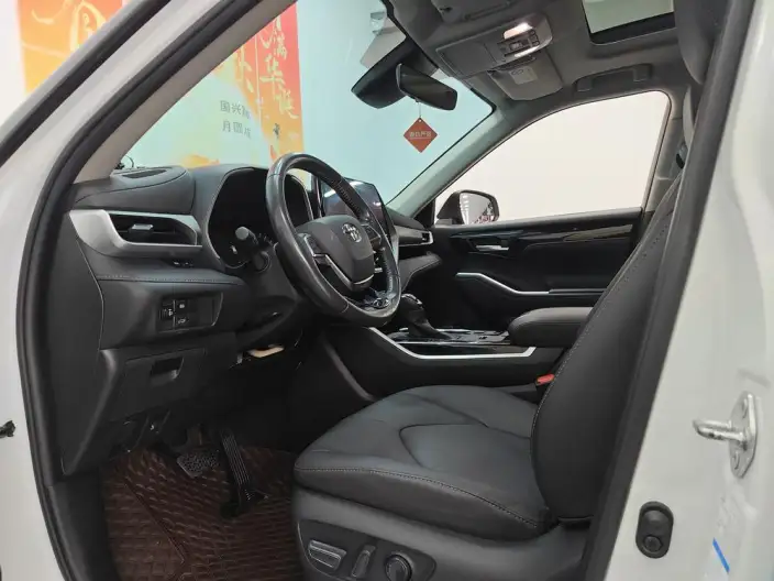 Toyota Highlander 2022 Model Hybrid 2.5L 4WD Premium Edition 7 seat – фото 10