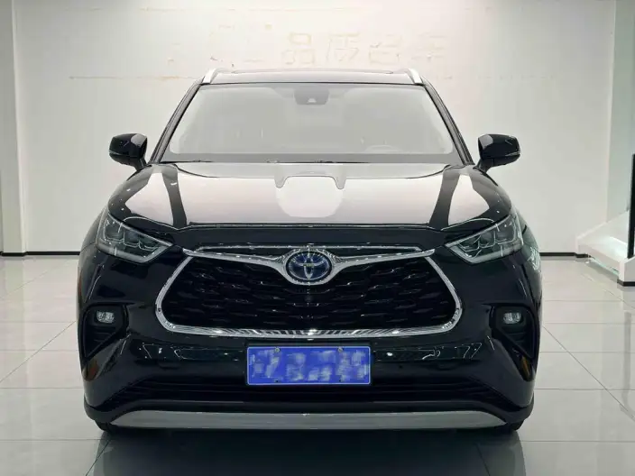 Toyota Highlander 2022 Model Hybrid 2.5L 4WD Premium Edition 7 seat – фото 2
